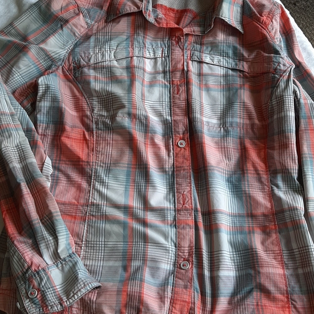 Columbia omni shade shirt